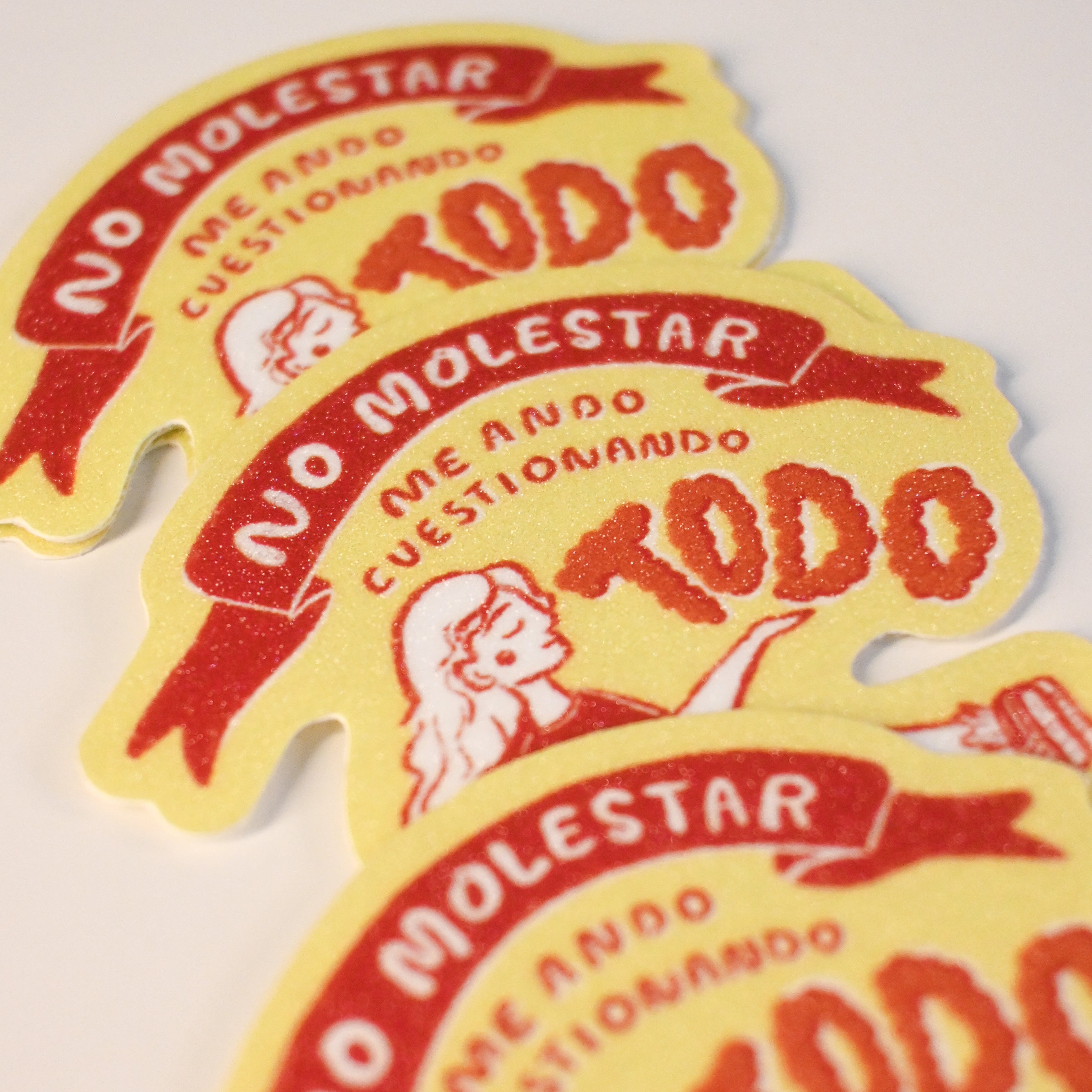 Sticker: No molestar, me ando cuestionando todo